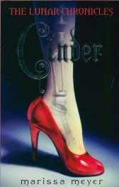 The Lunar Chronicles: Cinder